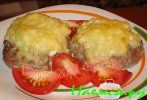 "Гнезда" из фарша, риса и сыра