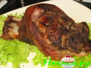 Рулька свиная запеченная в рукаве Рулька свиная запеченная в рукаве