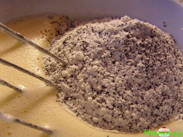 Маковый пирог с кремом