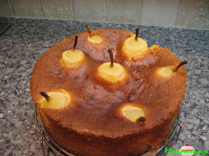Торт бисквитный с грушами в сиропе