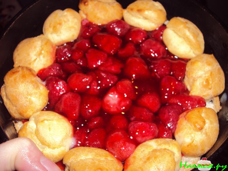 Клубничный торт с лимонным сюрпризом к женскому празднику