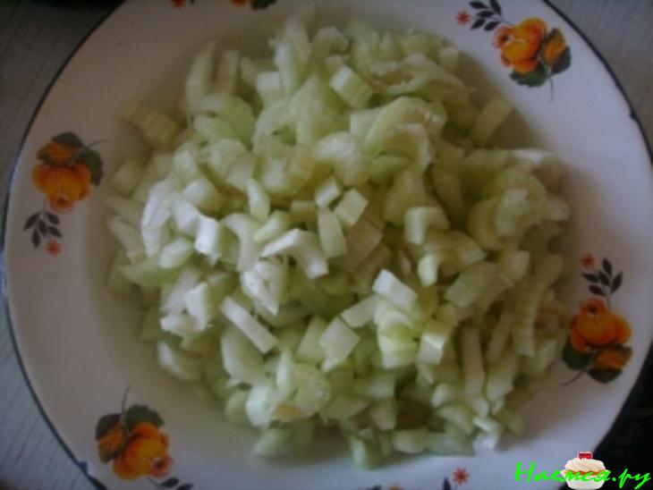 Куриный суп с сельдереем