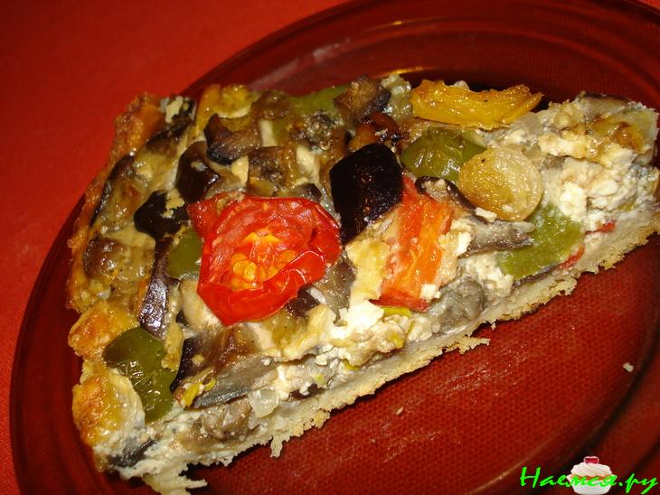 Баклажанный тарт с перцем и моцареллой