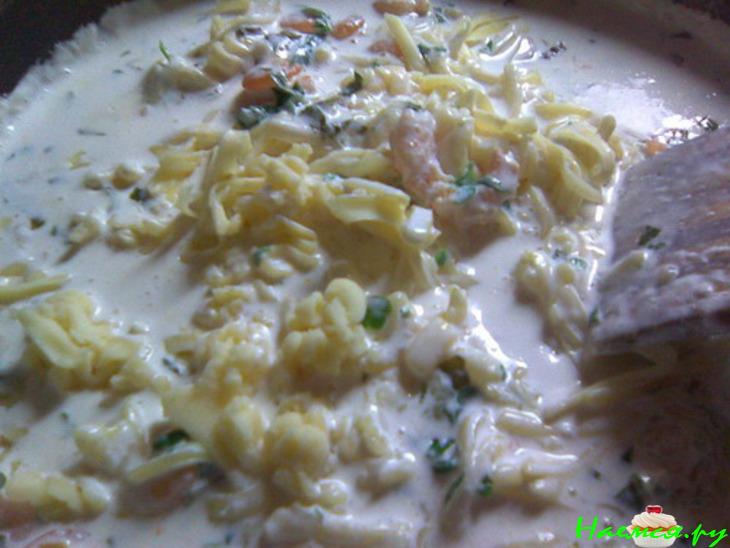 Спагетти с малосольной сёмгой, икрой и сливочно-сырным соусом «Навеяло!» Спагетти с малосольной сёмгой, икрой и сливочно-сырным соусом «Навеяло!»