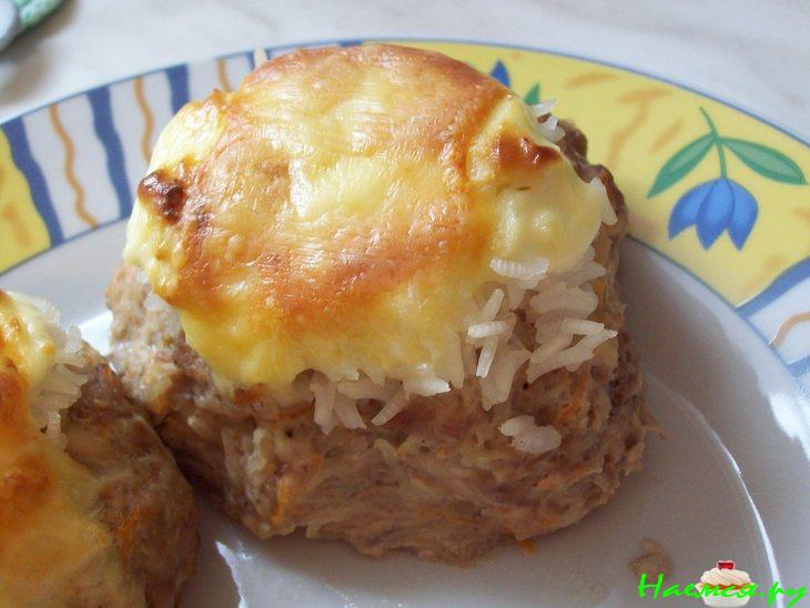 Мясные ватрушки с рисом и сыром