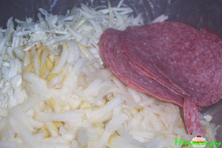 Салат из капусты с грушей