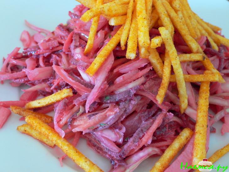 Наш любимый салат с капустой и сырой свеклой