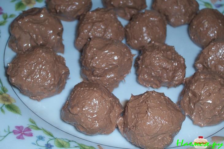 Конфеты шоколадные с сыром Филадельфия и фундуком