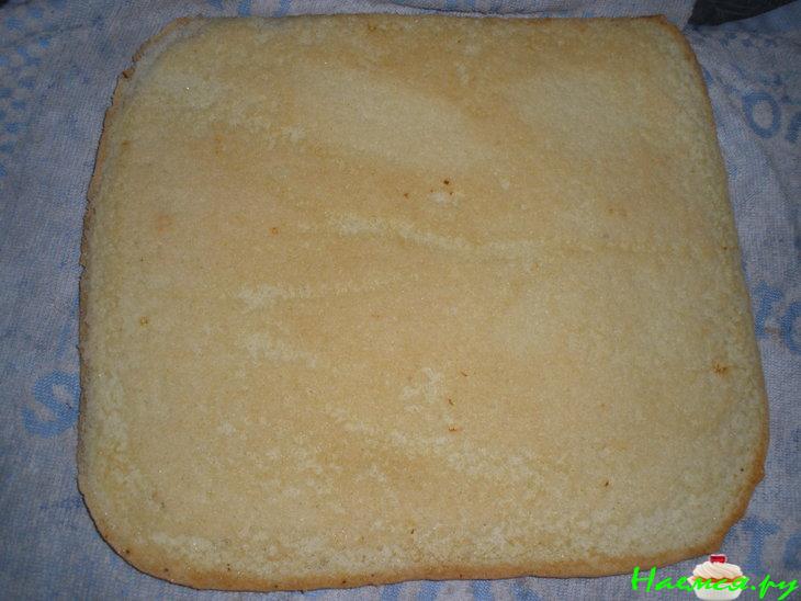 Бисквитный рулет с шоколадной начинкой и бисквитный рулет с вишнёвым джемом и ореховой пастой Бисквитный рулет с шоколадной начинкой и бисквитный рулет с вишнёвым джемом и ореховой пастой