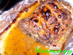 Рулет с грибами под соусом Рулет с грибами под соусом