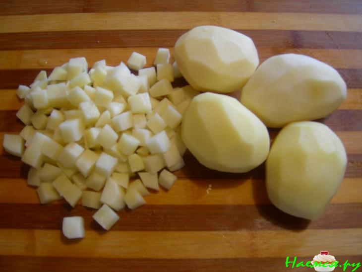 Суп гороховый с баварскими колбасками