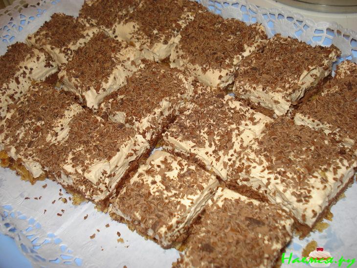 Кофейно-ореховые пирожные с трюфельной прослойкой