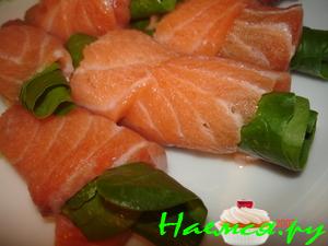 Карпаччо из семги с авакадо и шпинатом