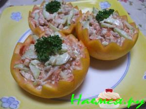 Салат с куриным филе в апельсине