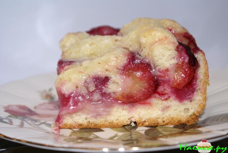 Сливовый пирог со сметанным кремом