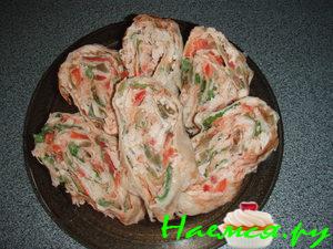 Рулет из лаваша с куриной начинкой