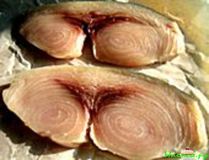 Маринованная рыба-меч с овощами 