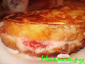 Гренки с клубникой и маскарпоне Гренки с клубникой и маскарпоне