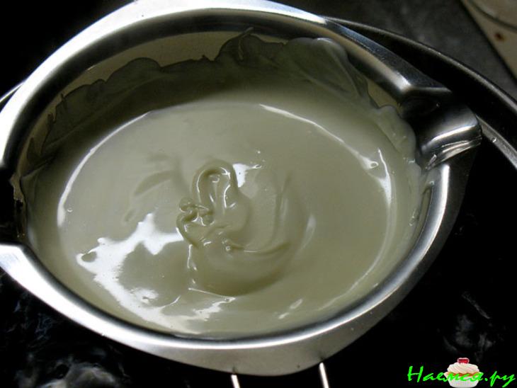 Десерт "Клубника в белой шубке"