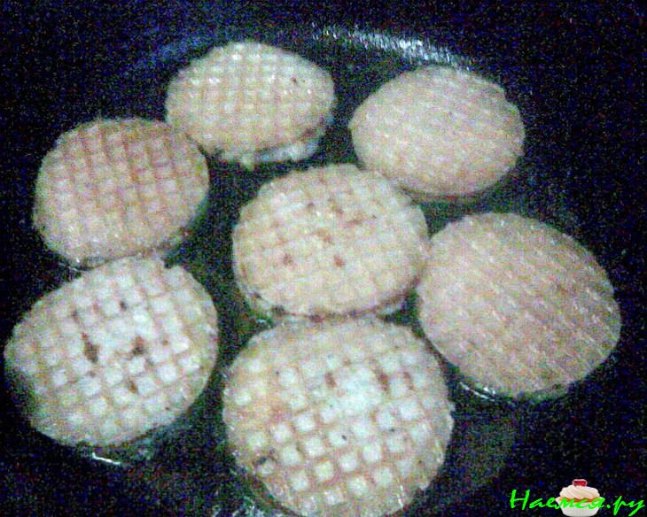 Постные рыбные котлетки в вафельках