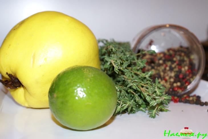 Баранья лопатка в лаймово-тимьяновом маринаде с карамелизованной айвой