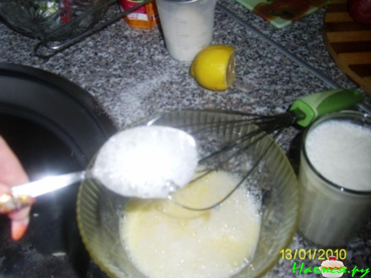 Шоколадное пирожное с желейной прослойкой Шоколадное пирожное с желейной прослойкой