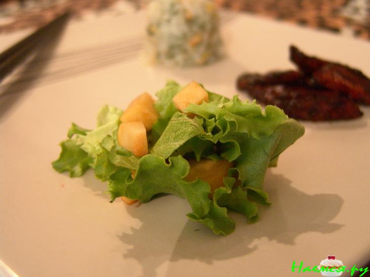 Горячий азиатский салат