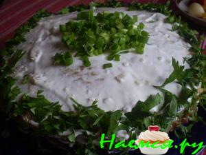 Кабачковый торт с чесноком и зеленью