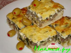 Пирог с фаршем, шпинатом и творогом