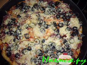 Пицца с салями и сыром Ламбер