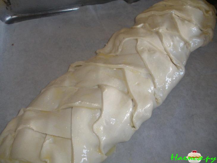 Слоеный пирог с яблочно-творожной начинкой Слоеный пирог с яблочно-творожной начинкой