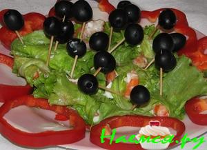 Канапе с креветками, сыром и маслинами Канапе с креветками, сыром и маслинами