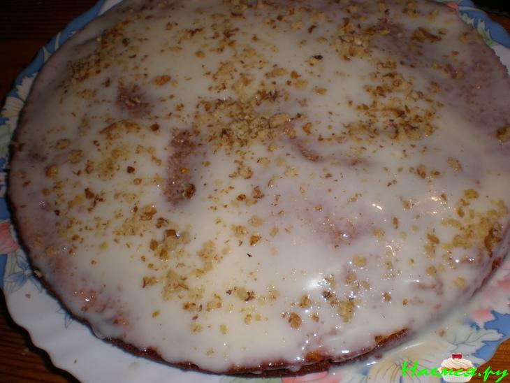 Торт "Сметанник" с орехами и шоколадом