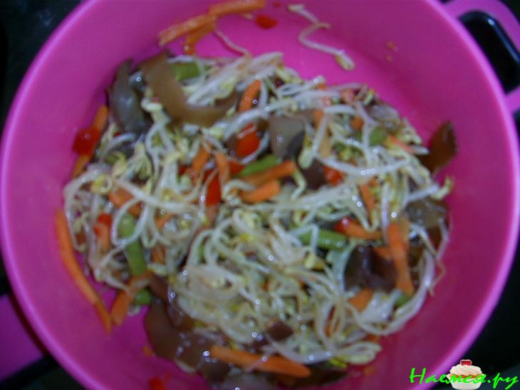 Салат со стеклянной лапшой Салат со стеклянной лапшой