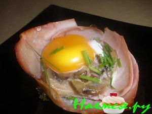 Вариант для завтрака. Яйца в ветчинных корзиночках Вариант для завтрака. Яйца в ветчинных корзиночках