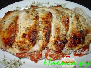 Мясная запеканка с каперсами и помидорами