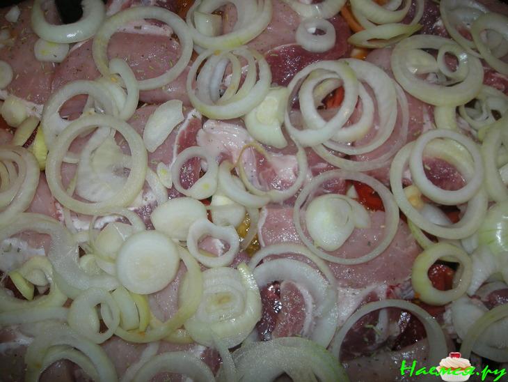 Мяско запеченное с баклажанами