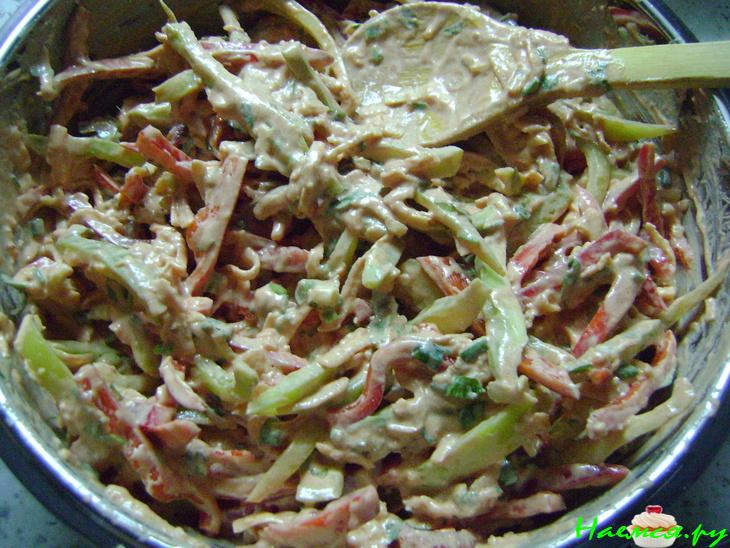 Салат из перца под соусом