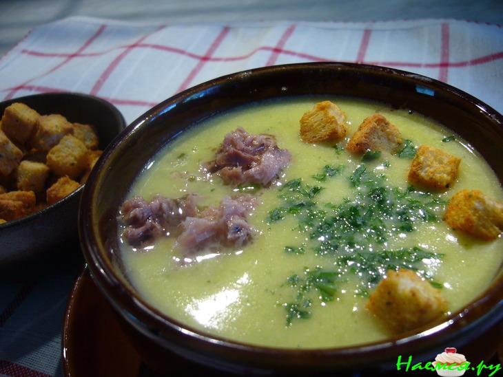 Картофельно-кабачковый суп-пюре с тунцом