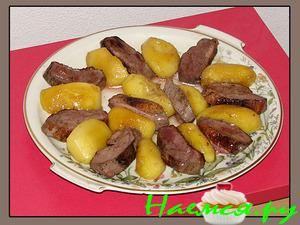 Утиная грудка с яблоками