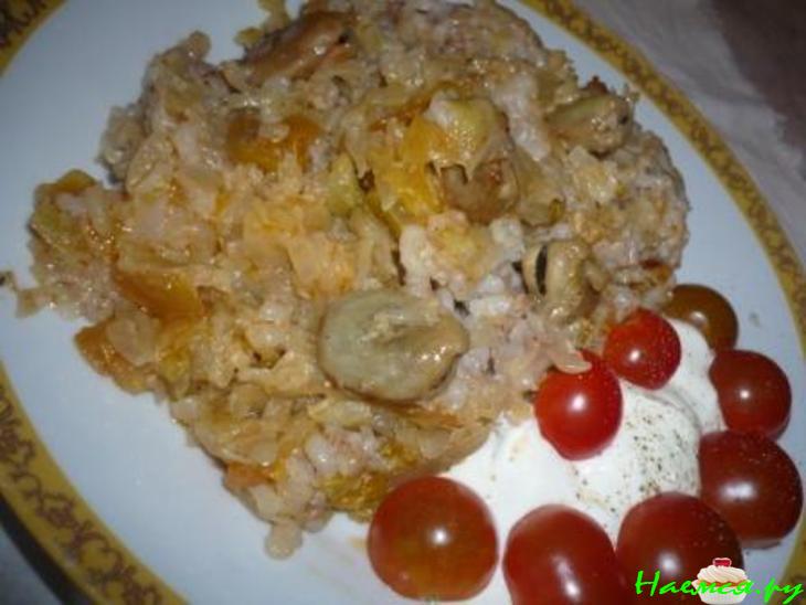 Ленивые голубцы с бобами в соусе