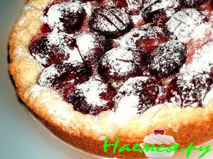 Пирог на сметане со сливами
