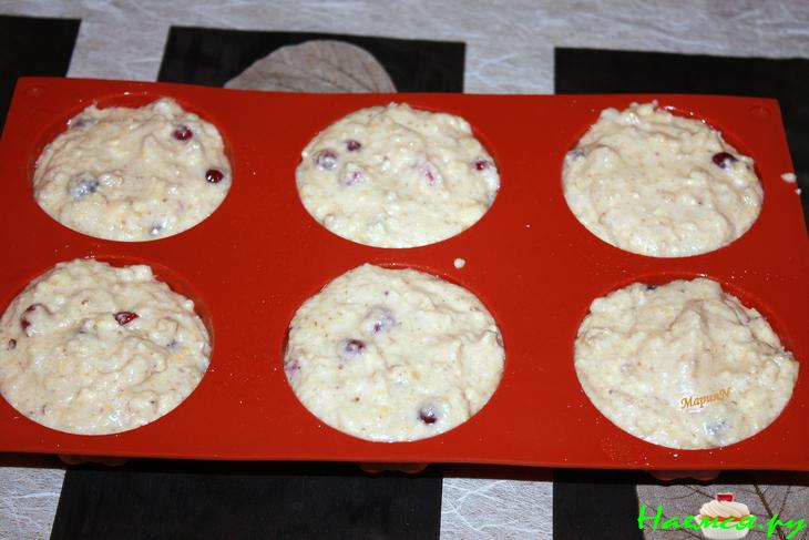 Кексы с клюквой и орехами