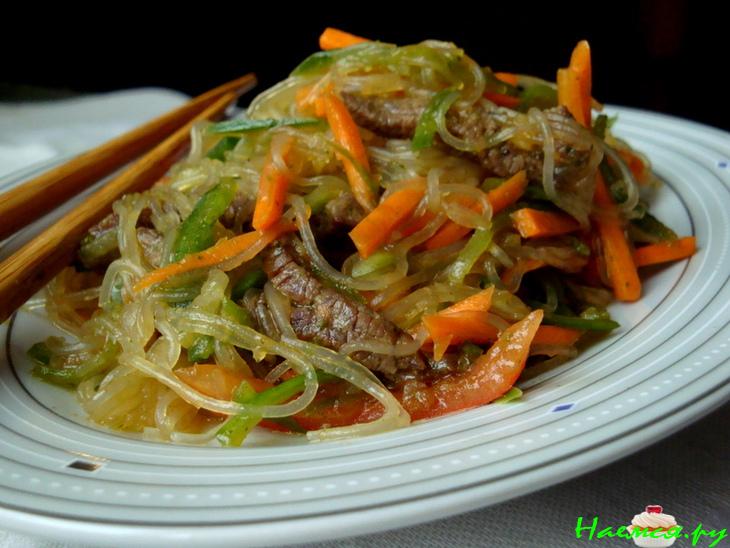 Салат с говядиной в корейском стиле