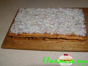 Тортик вафельный со сгущенкой, черносливом и кокосовой стружкой Тортик вафельный со сгущенкой, черносливом и кокосовой стружкой