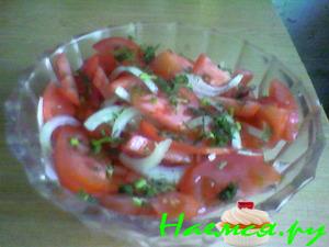 Салат из помидор с луком