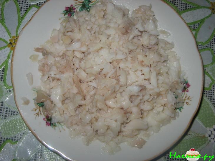 Салат рыбно-авокадный с ананасом