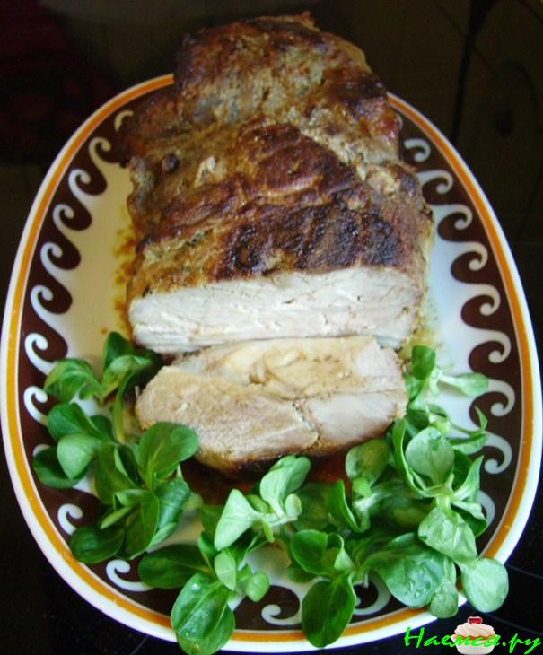 Запечённая свиная лопатка