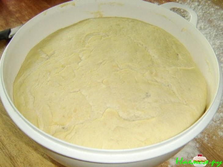 Рогалики дрожжевые с ветчиной и сыром Рогалики дрожжевые с ветчиной и сыром