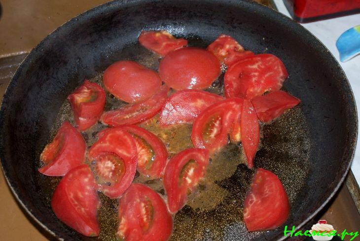 Яичница с помидорами